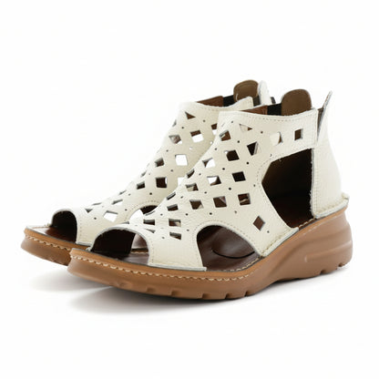 0105 ダイヤパンチブーツサンダル 外反母趾／旅行に最適